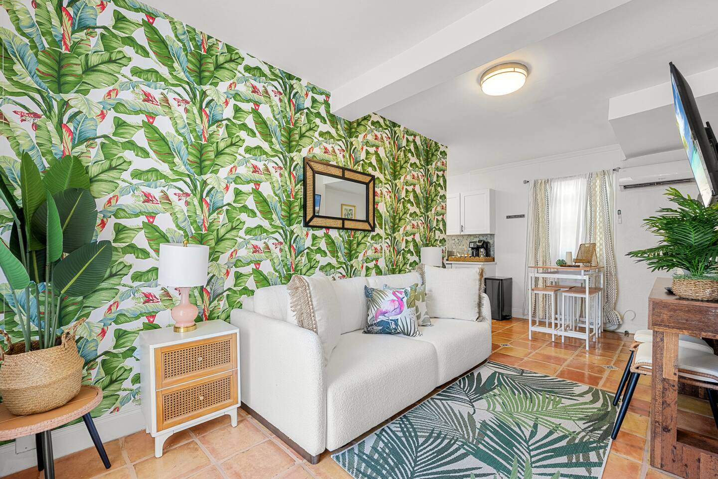 Modern West Palm Beach Stay For 3 | Pet Friendly