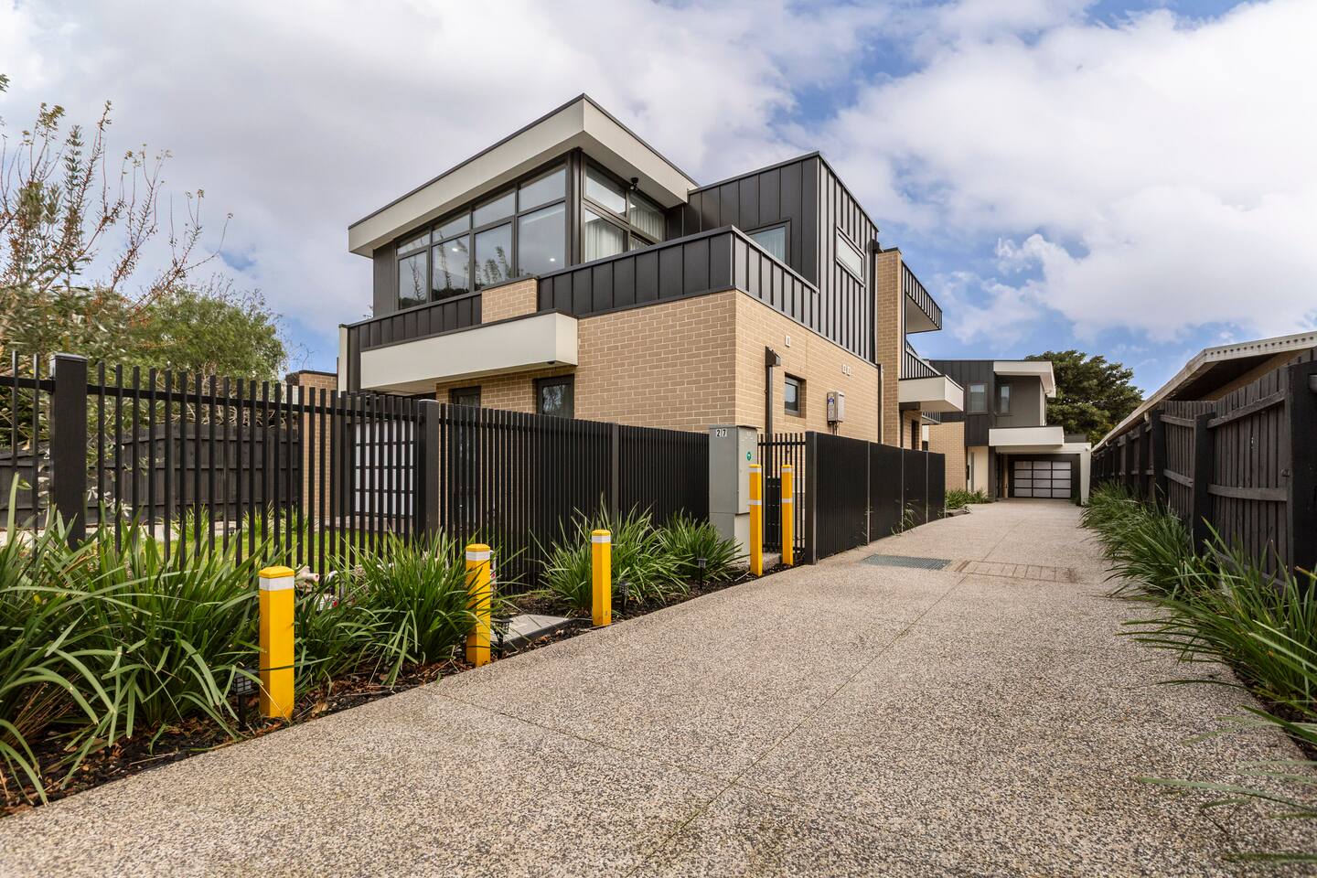 12BR Luxury Escape Near Beach • Museum & CBD