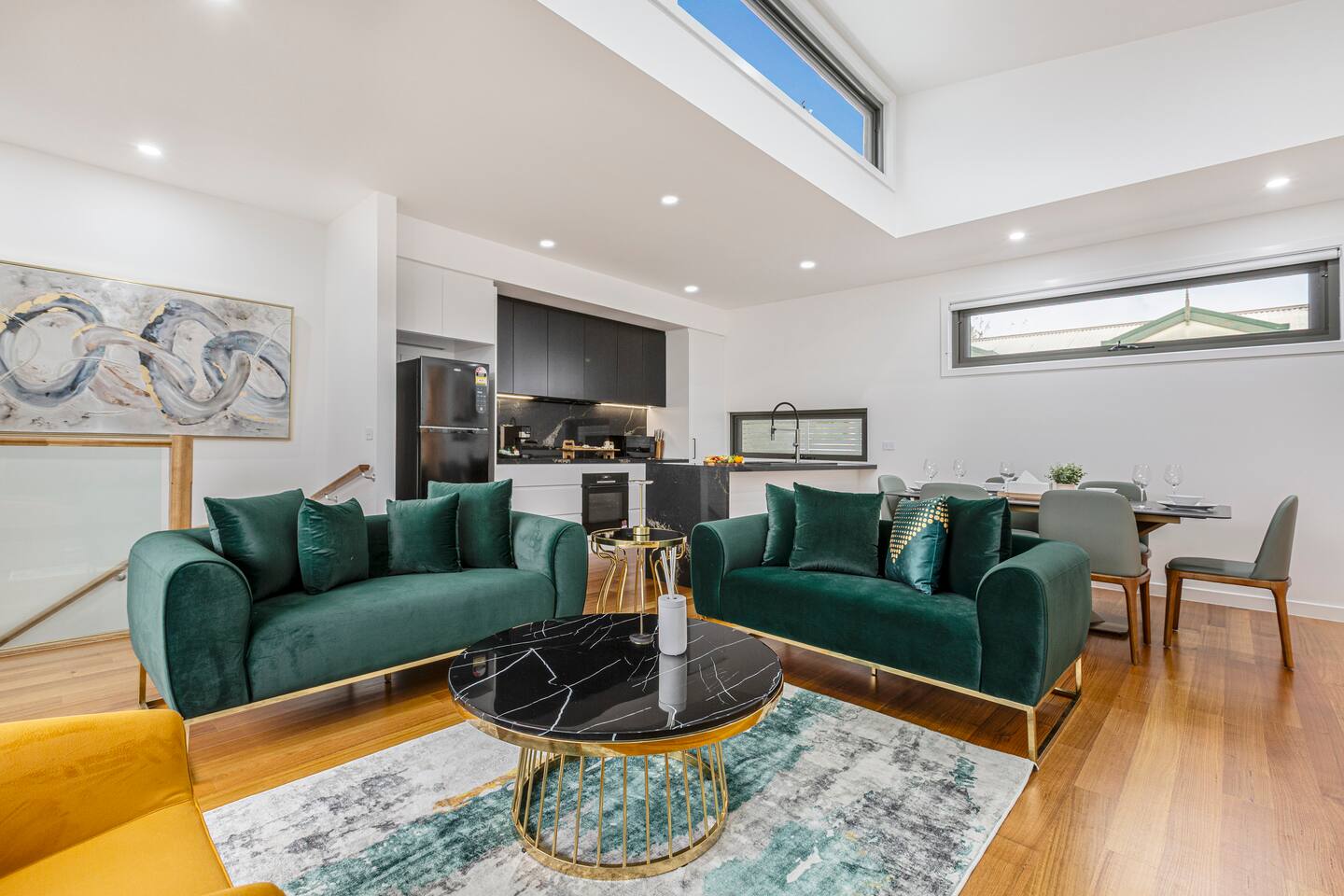 Luxury Williamstown Townhouse Near Beach & Museum