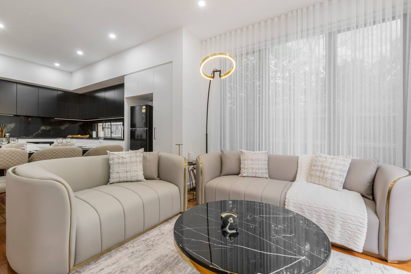 Modern Luxury 3BR Near Beach & Melbourne CBD