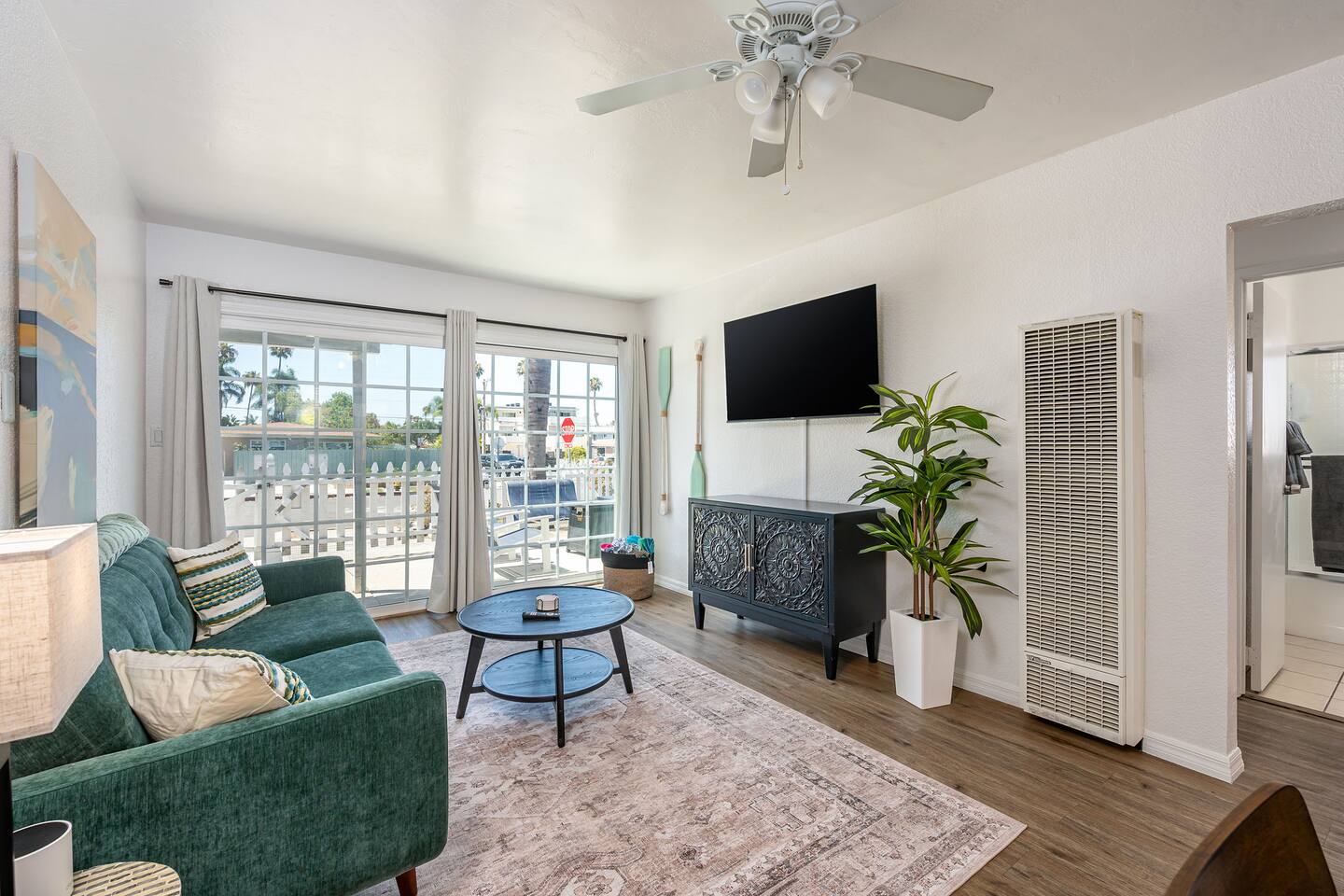 97 Walk Score | 6 Blocks to Beach | 2 Free Parking