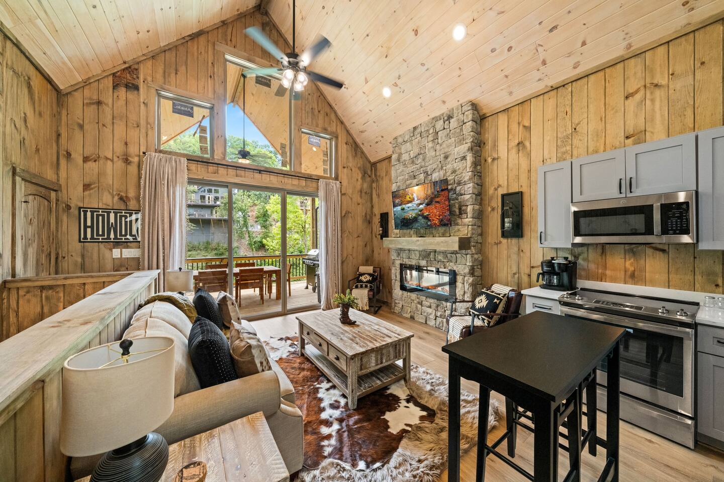 Private Dock-Lakefront-Views-Pets-Beach Access