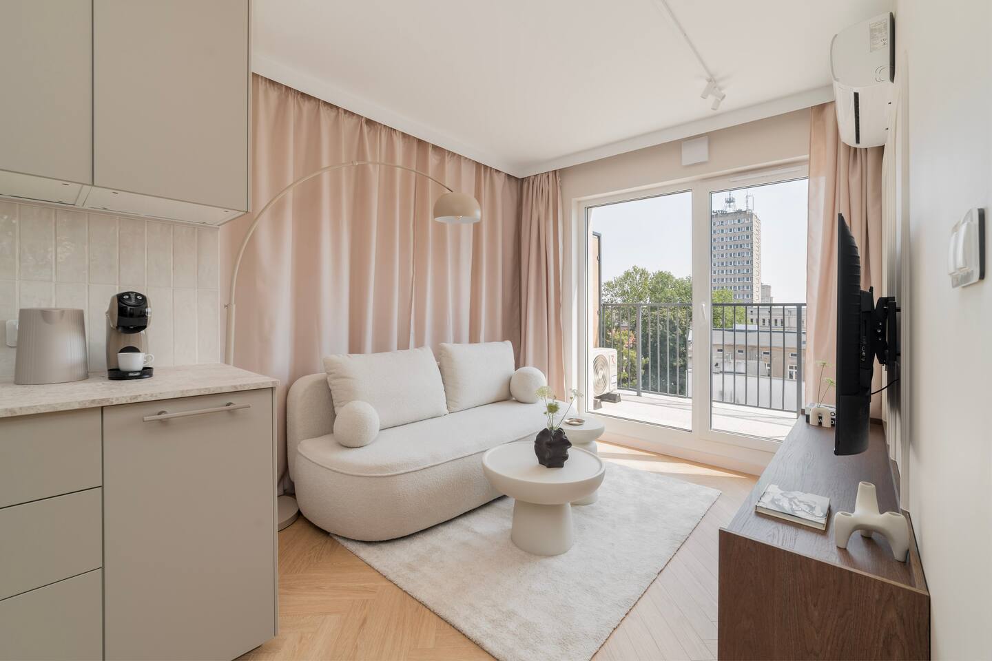 Aurora stylowy apartament z tarasem w sercu Łodzi!
