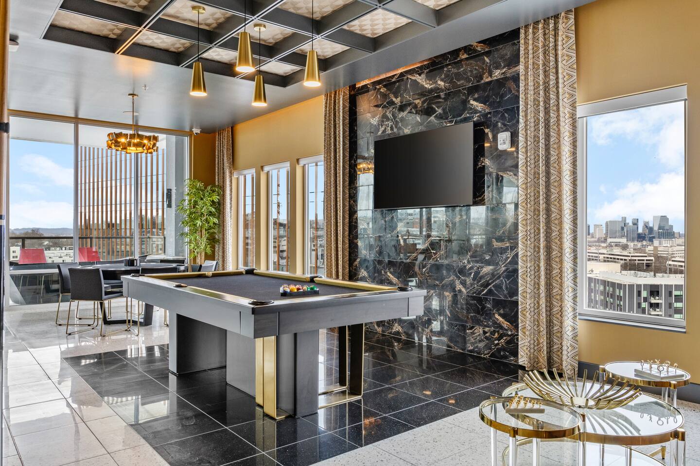 Nashville Luxury 2 King-BR | Pool | Gym | Parking