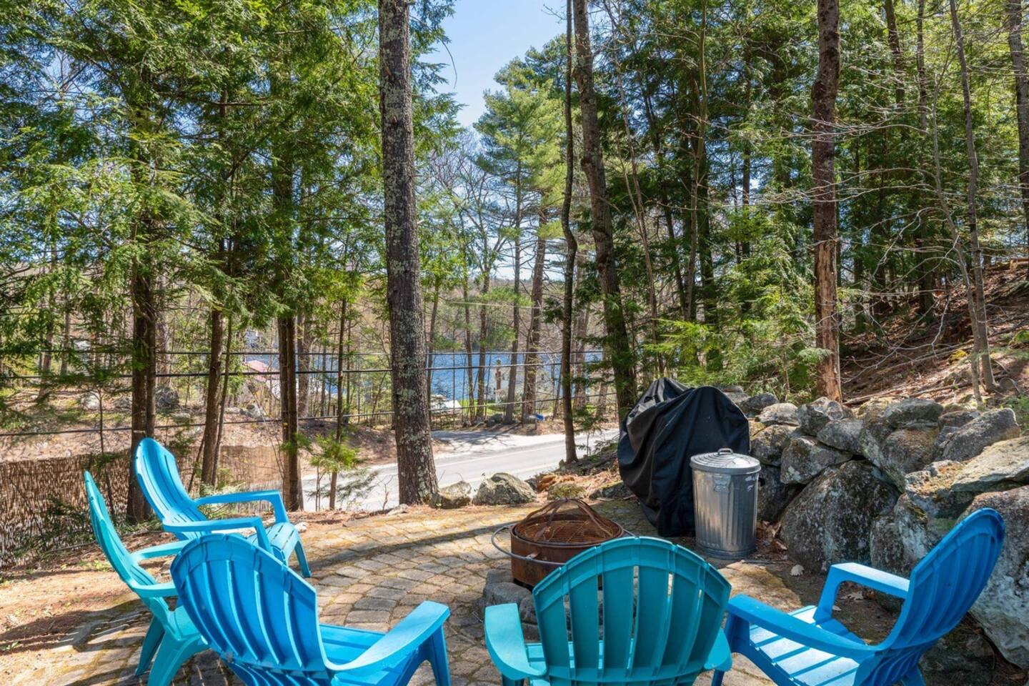 Cozy Retreat | Fireplace + Sunroom | Steps to Lake