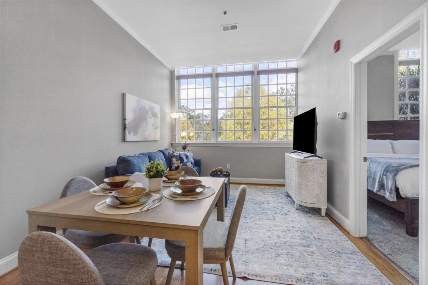 Cozy Condo: Downtown, USC Fort Jackson