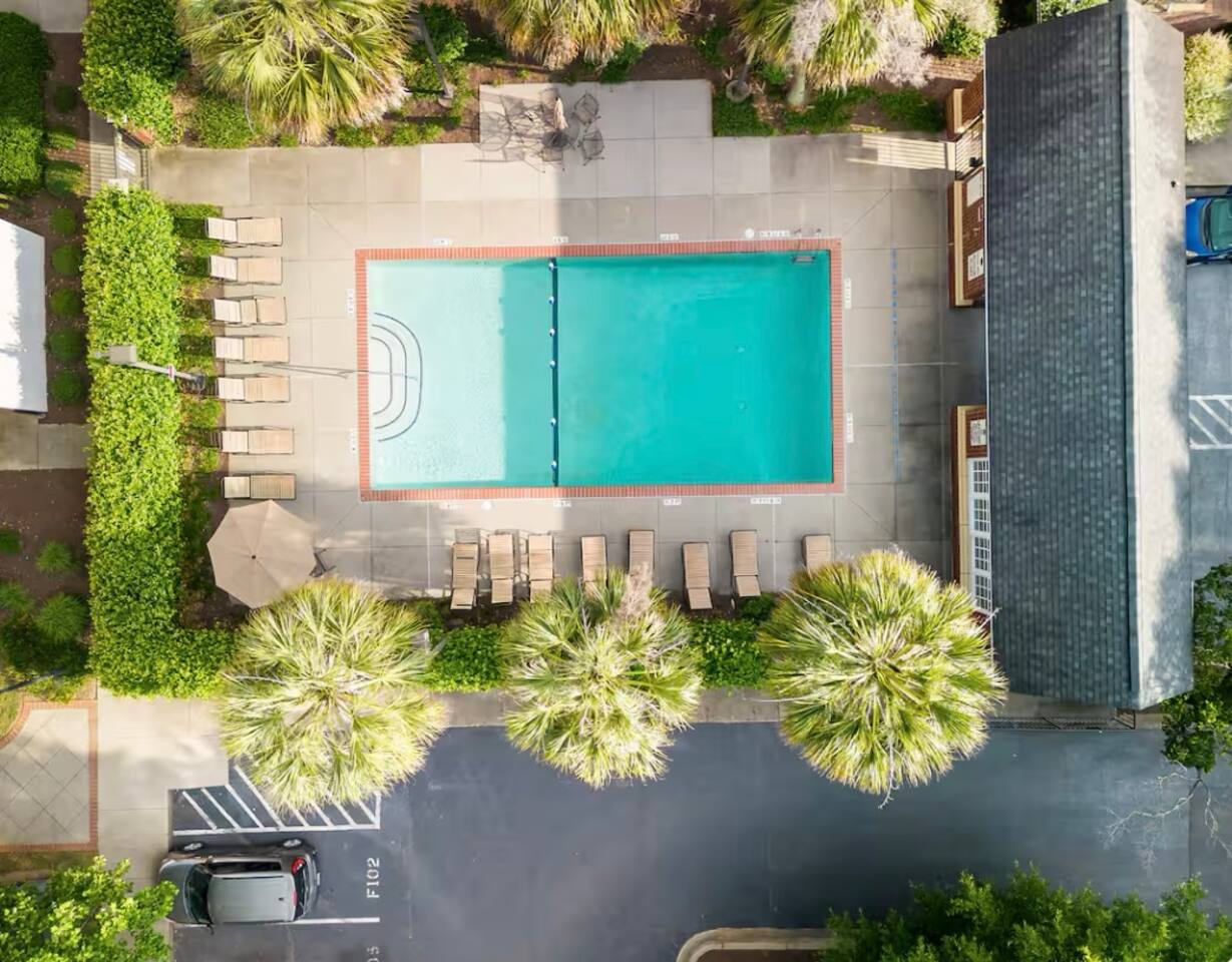 CB90 Downtown Escape : Pool, Arcade, Fort Jackson