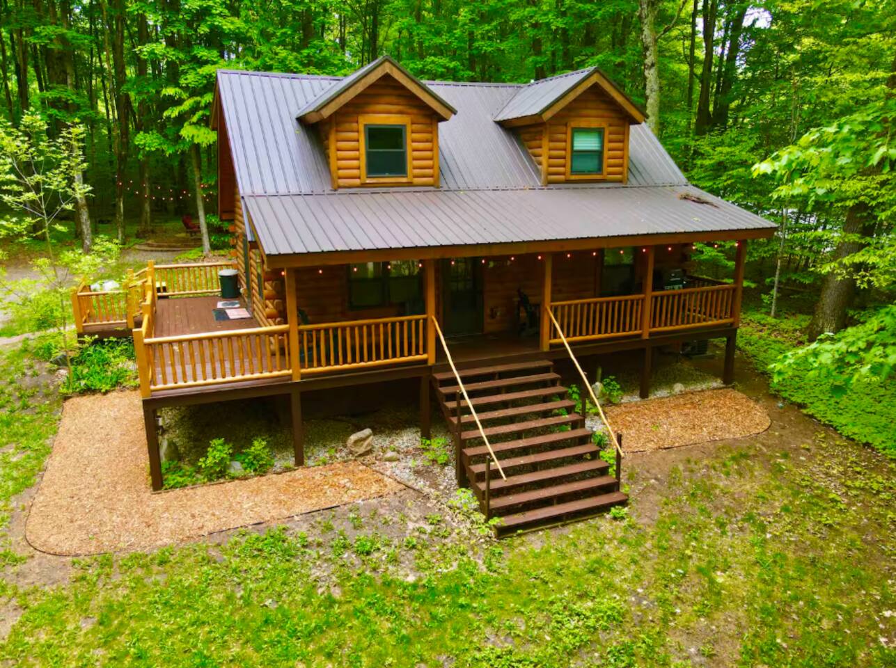 Log Cabin Sleeps 10 | Pool Pass | Golf + Ski
