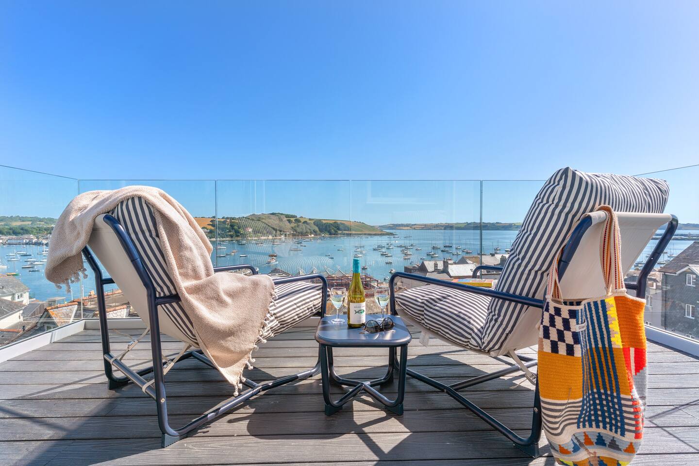 Panoramic harbour views | Porthva