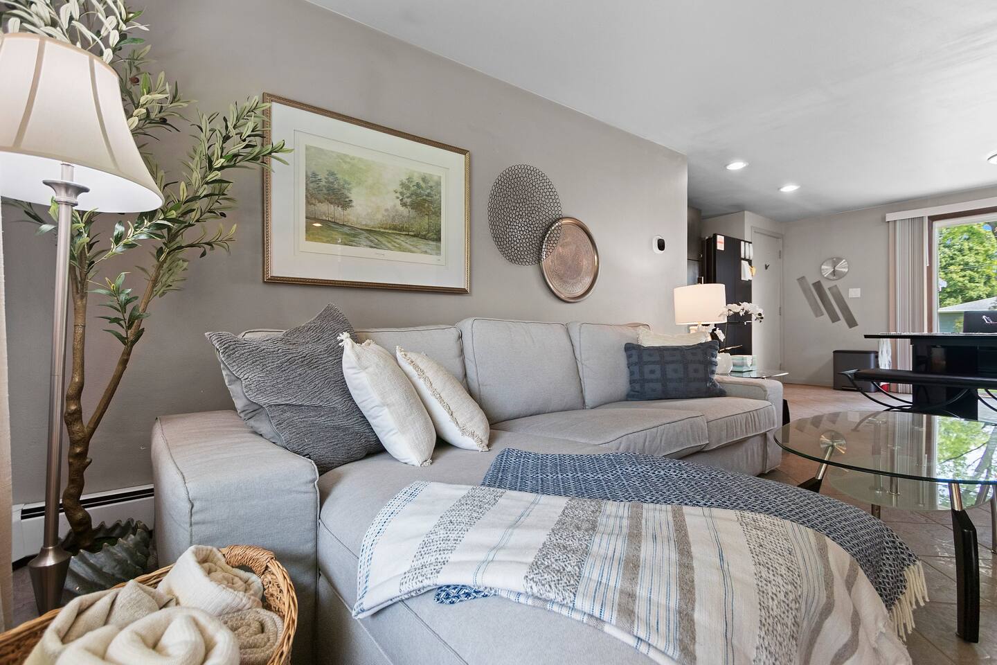 Lambeau Legacy - Charming Home, Spacious, Walking