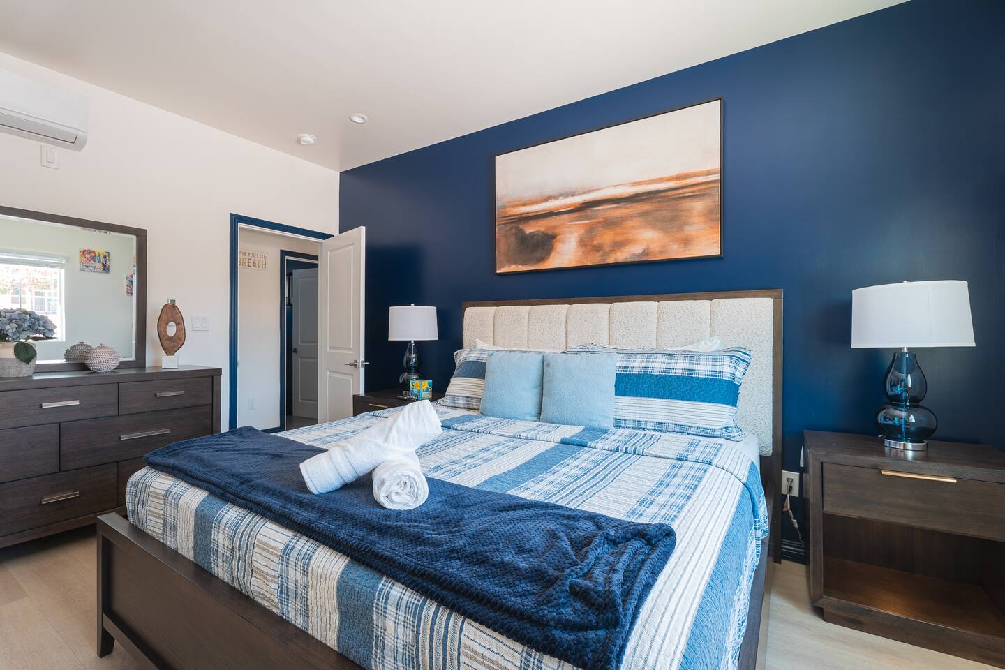 Modern 2BR Near SoFi Stadium | Pet-Friendly Stay