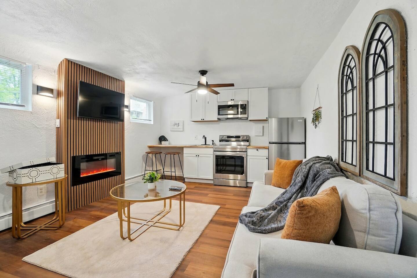 Modern Studio W/Parking/Long-Term Ready