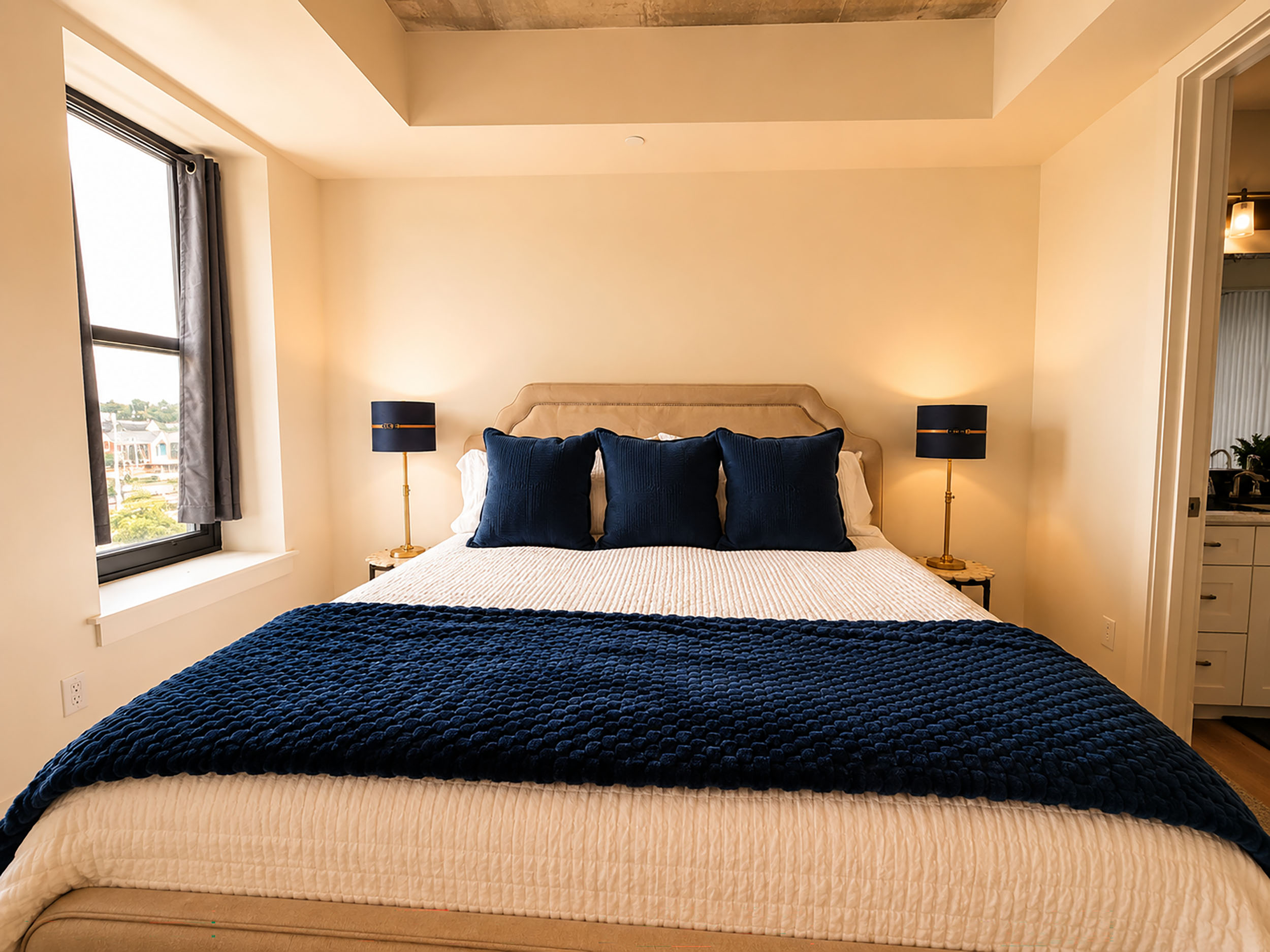 The Sapphire | Views of the Dome & River Bend