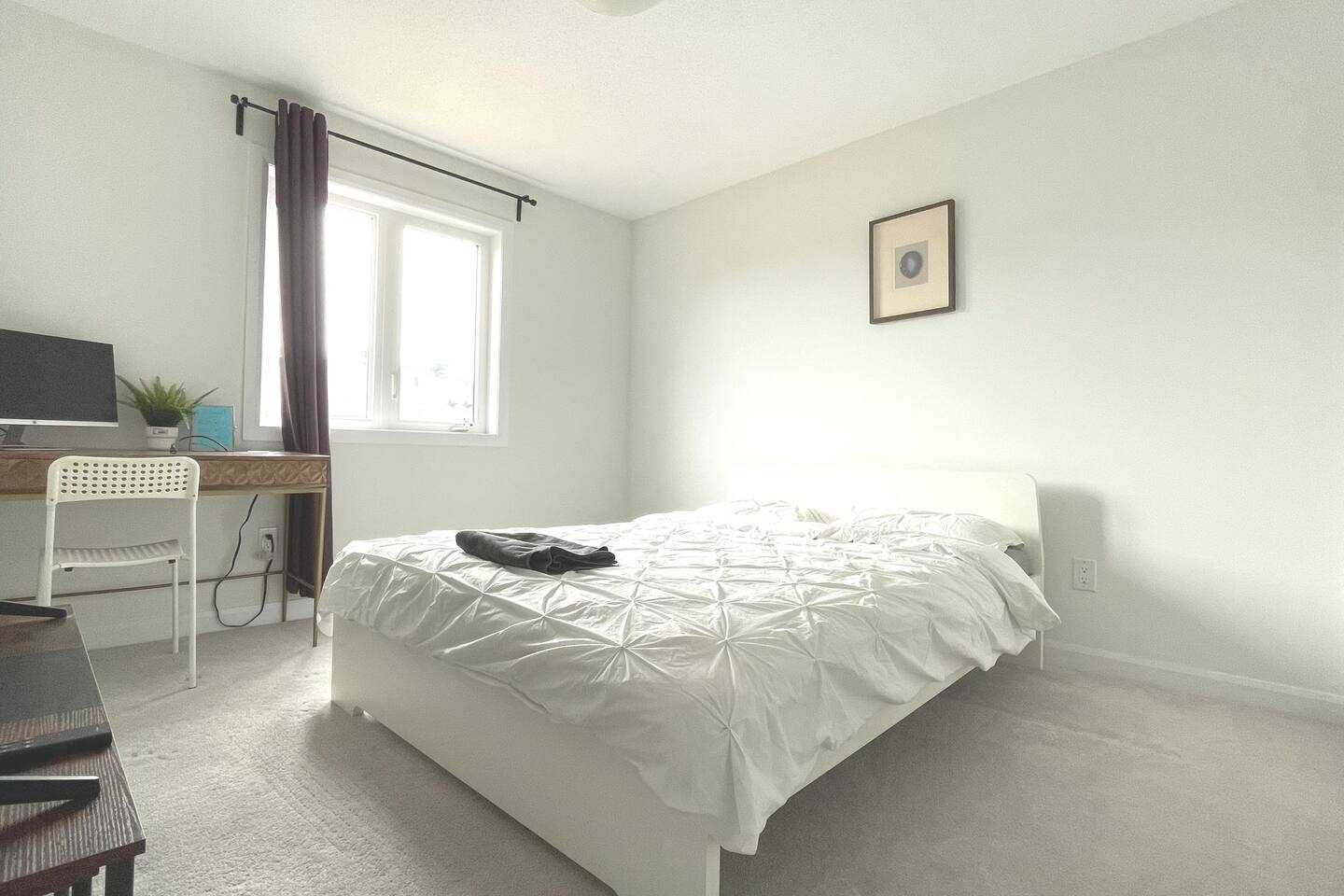 Room London – Bright Room with Shared Bath