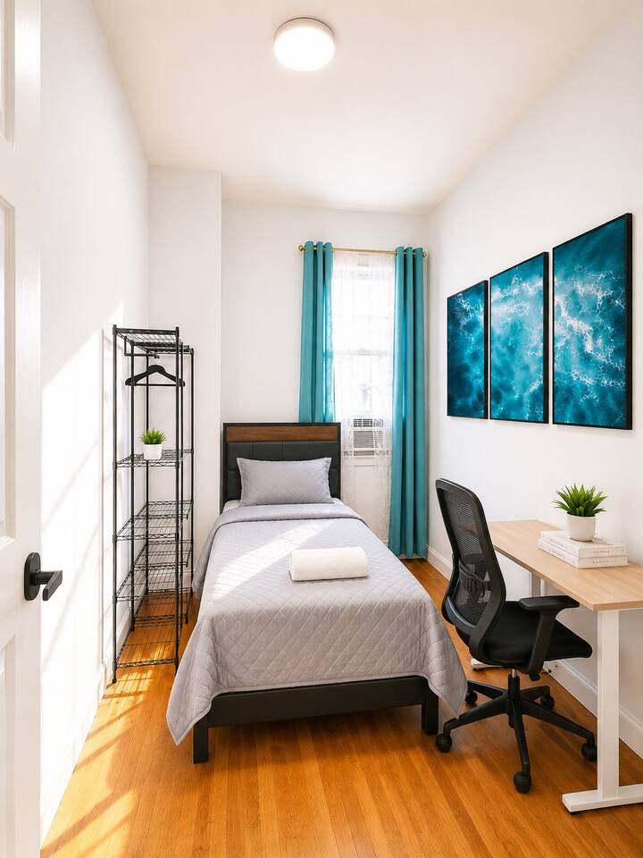 Private Bedroom | Walk to PATH | 15 min NYC Access