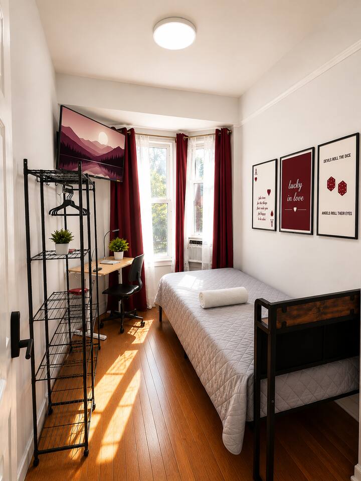 Private Room | Near JSQ PATH | 15 min NYC Access
