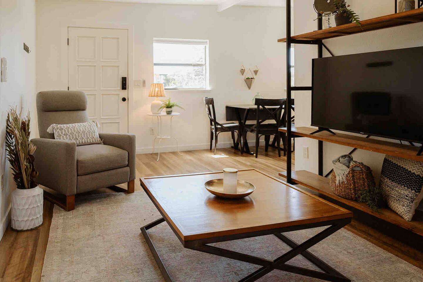 Quiet & Spacious 1BR Modern Bungalow Retreat
