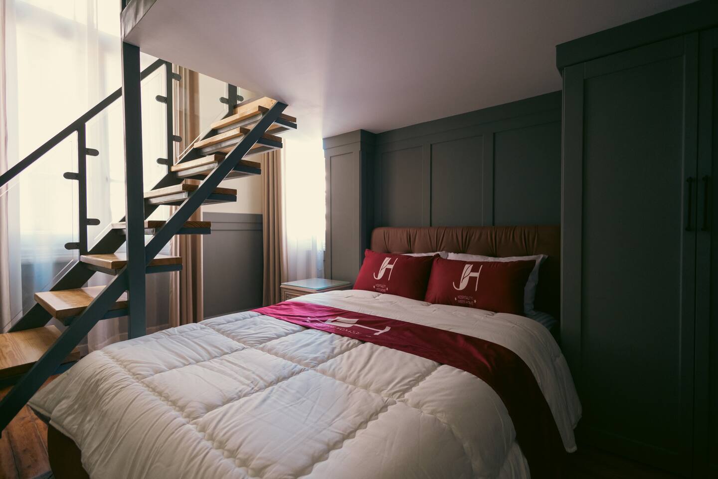 Luxury 3BR French Colonial Boutique Apt in Tahrir