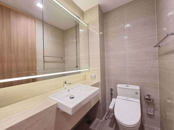 6minBTS Private 2BR+Bath Balconies WiFi1Gb Parking