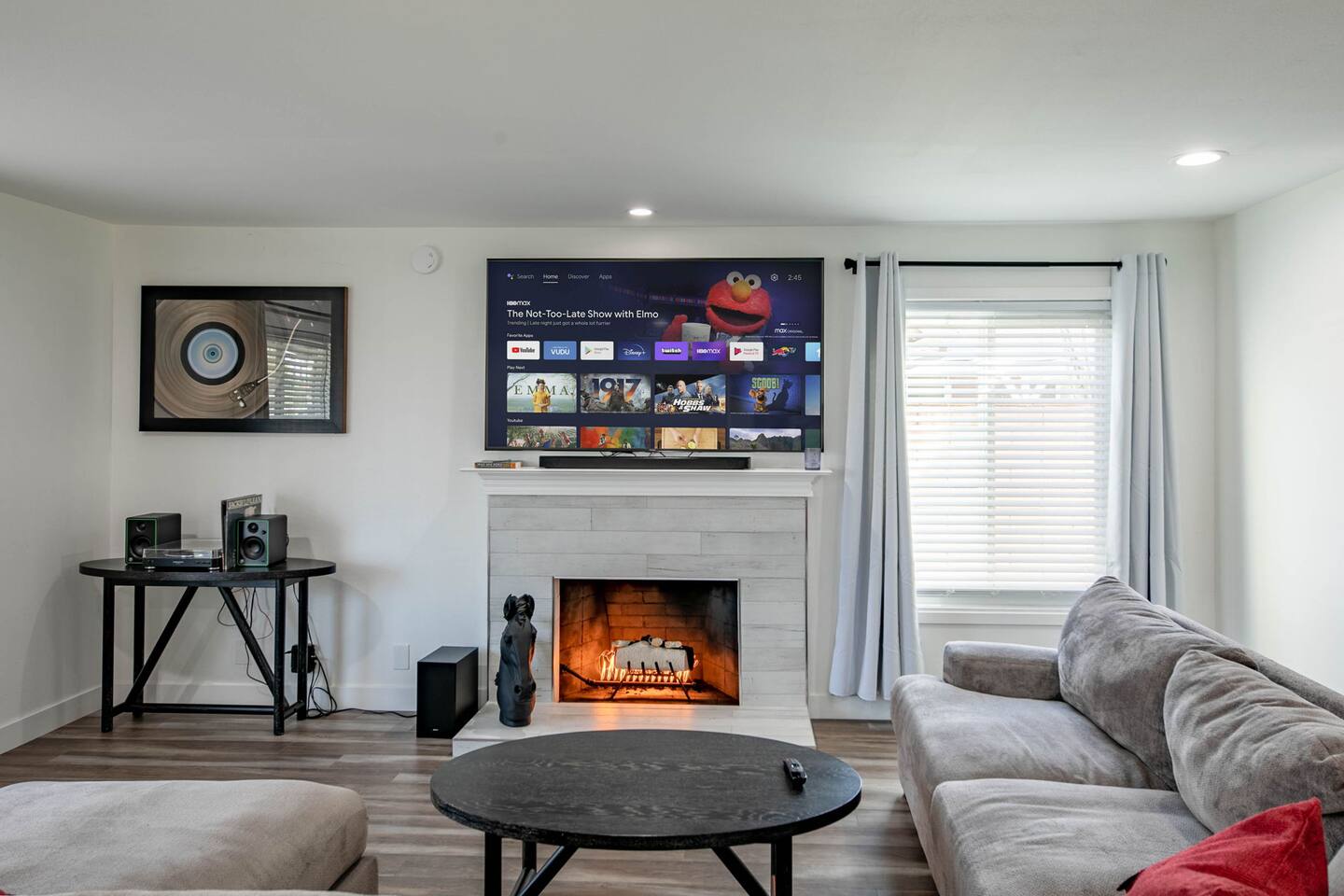 Quaint Room w/ Jacuzzi, Fireplace, Walkable Area