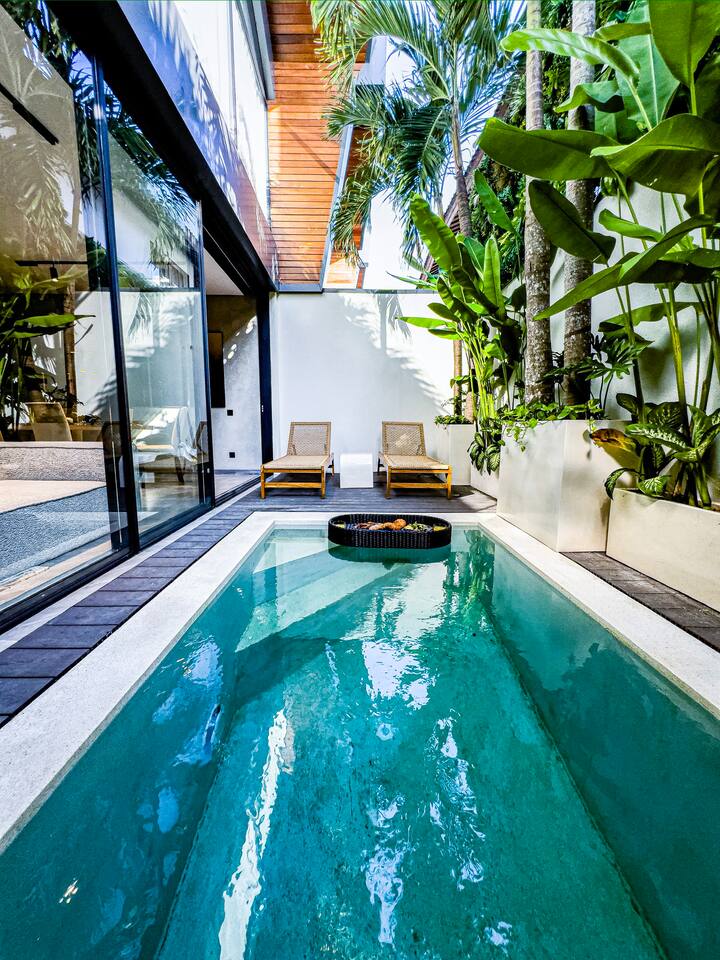 New luxury LOFT in top location I parking and pool