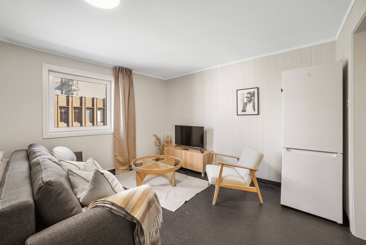 Modern Downtown Stay