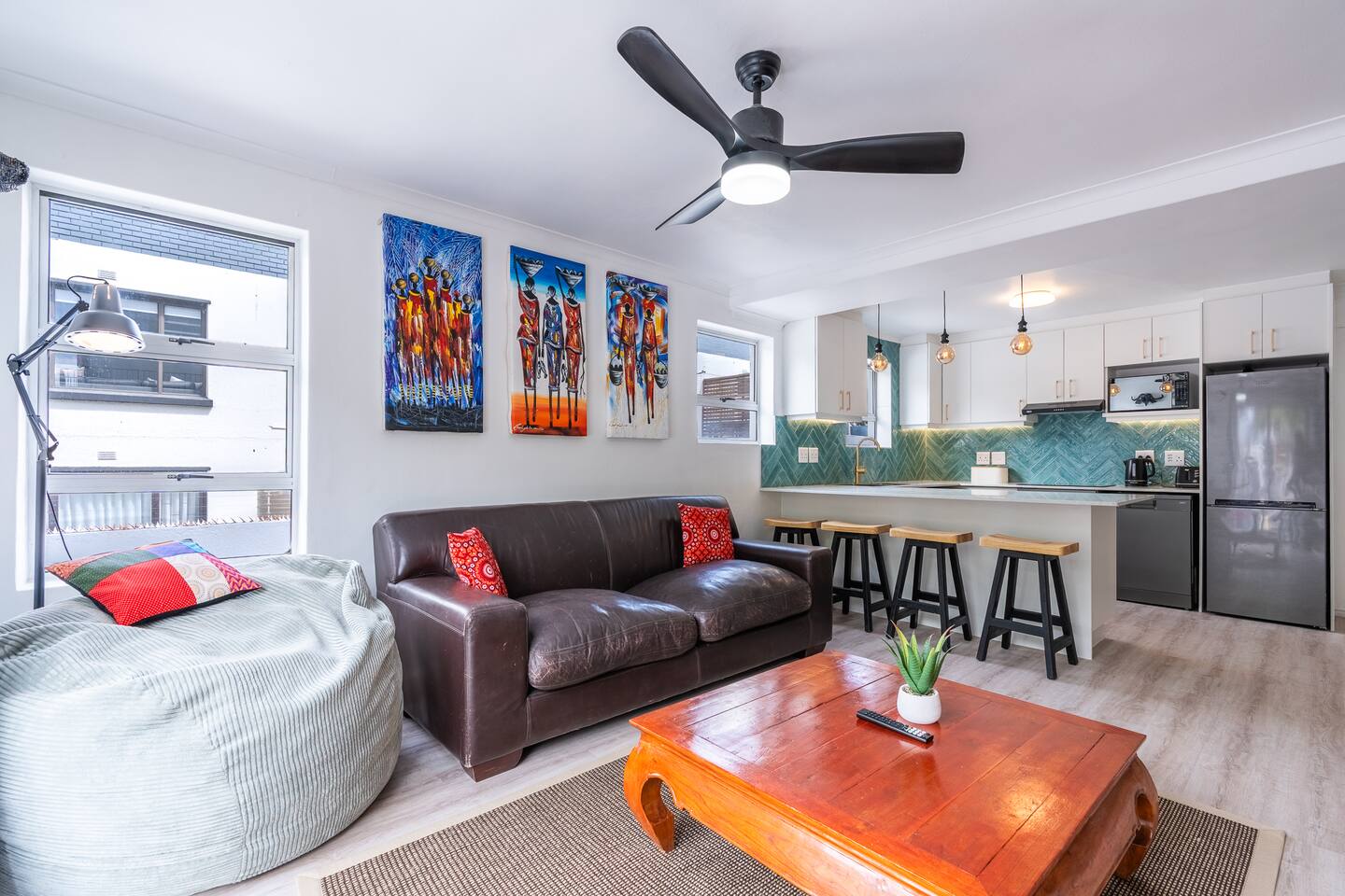 Upper East Side, Pool, Parking Book Now!