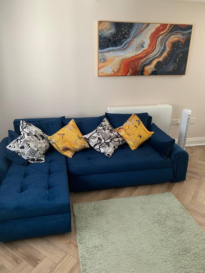 Brighton 2BR | Beach, Pier & Gym Access | Sleeps 6