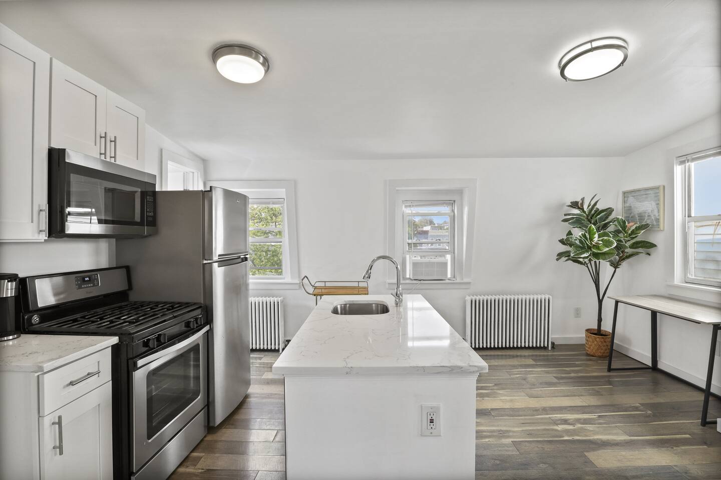 1 Bed 1 Bath JC Heights Apt!