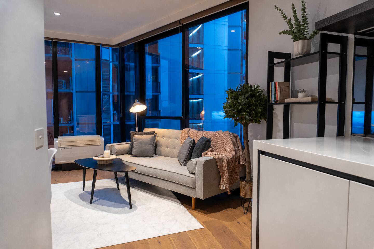 Luxury CBD LaTrobe Retreat 1BR Apt w/Pool & Gym
