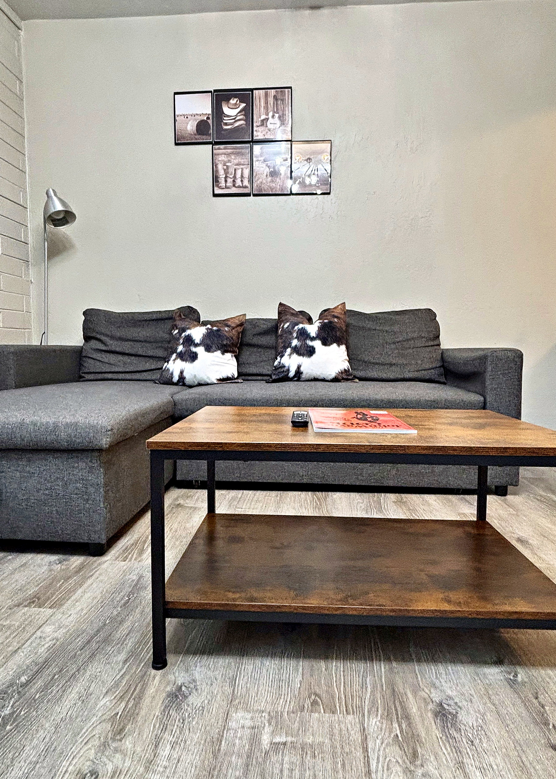 Urban Cowboy | Pet Friendly | Walk to Main St