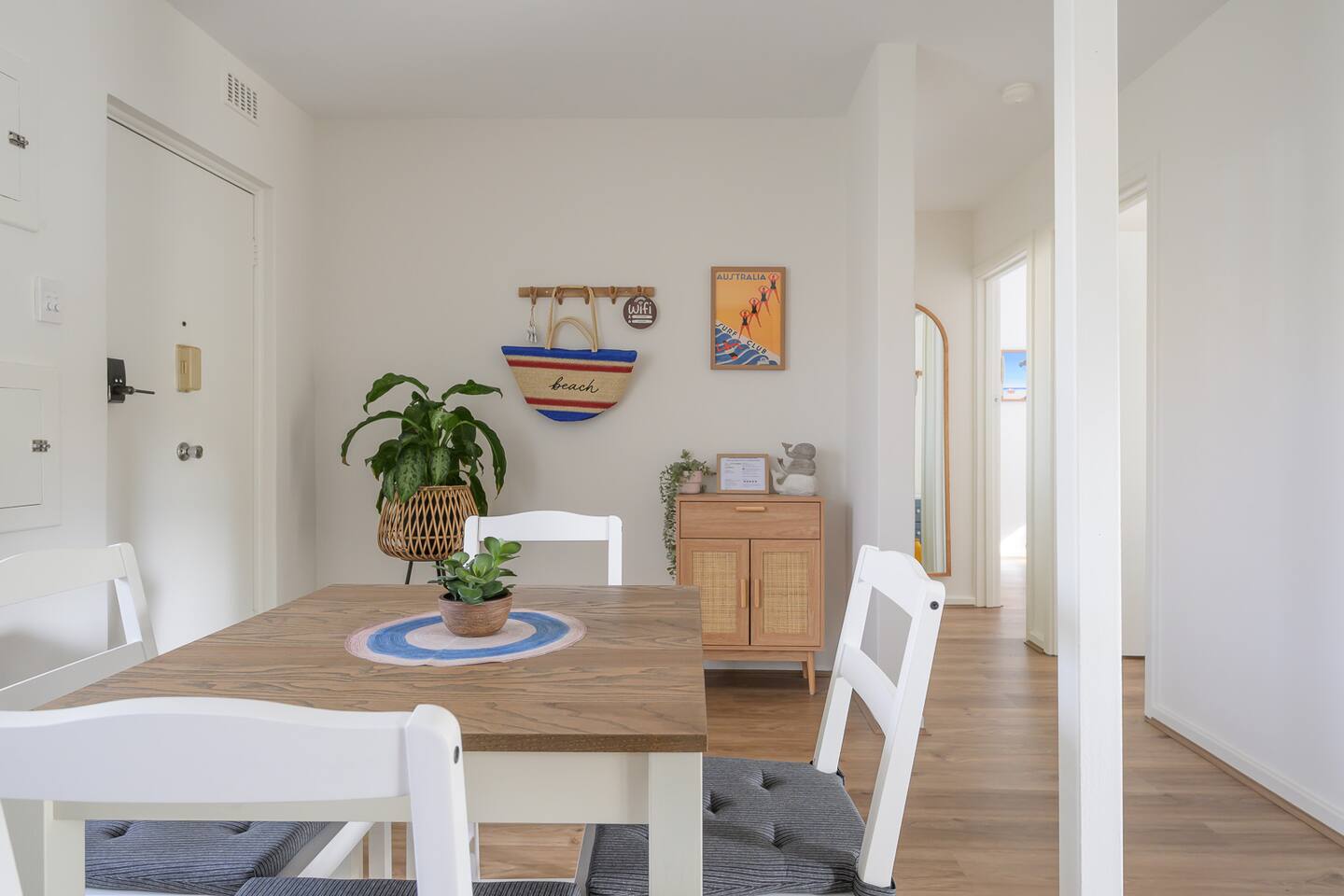 Ocean Breeze Beach villa - Walk to Beach!