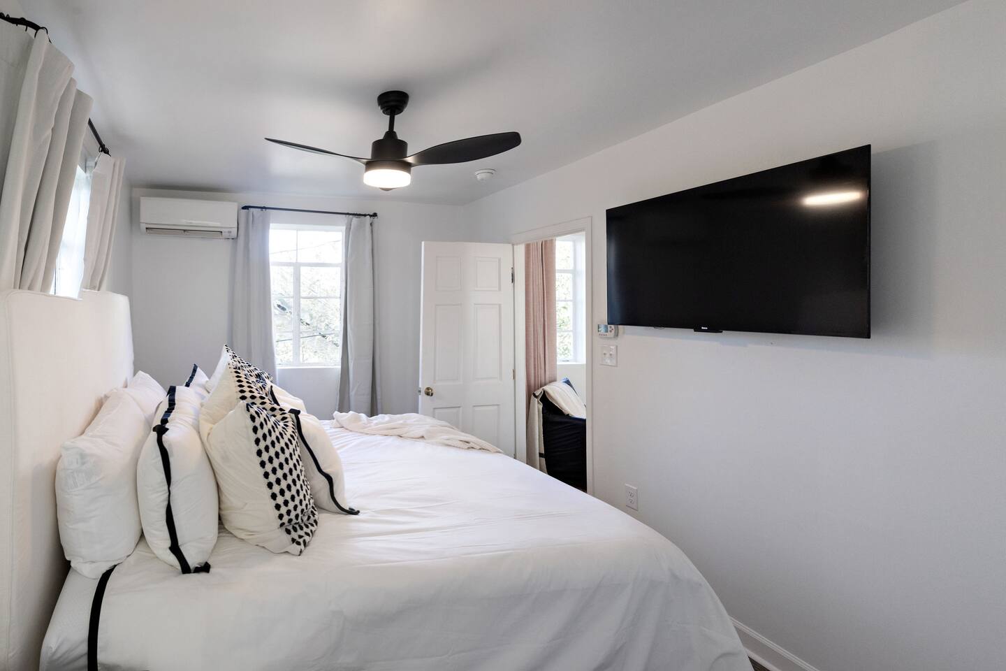 Excellent 1BR · Near Fort Jackson & Devine St