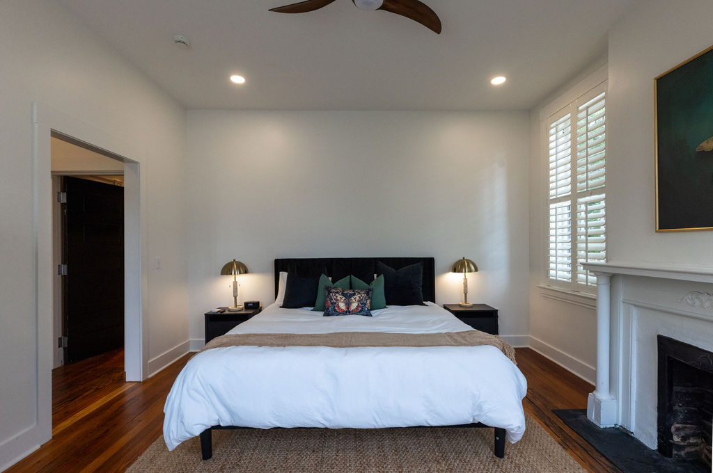 Attractive 1-Bed, 1-Bath Downtown Studio Apt.