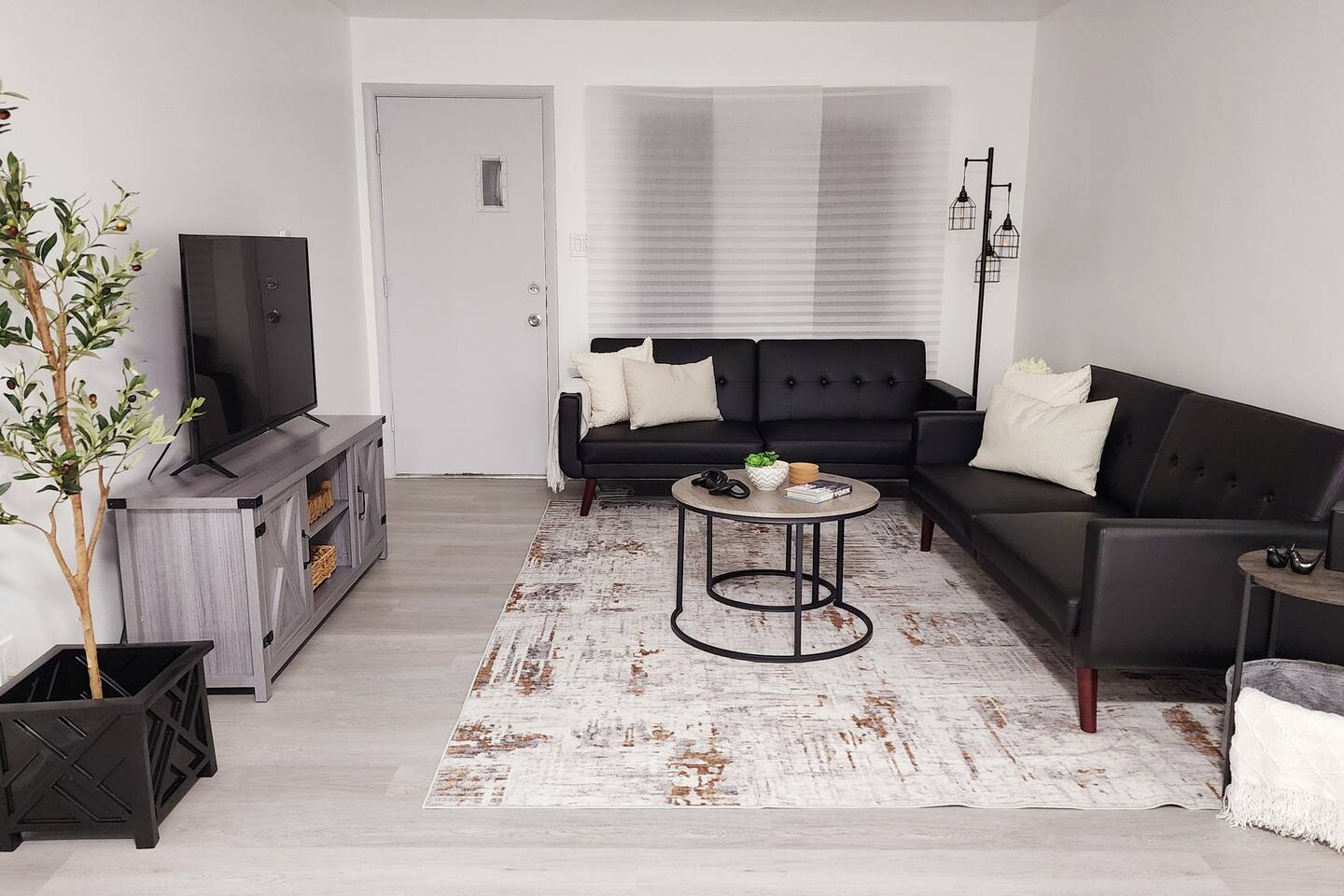 Grand Manor 2BR | USA Side | Free Parking