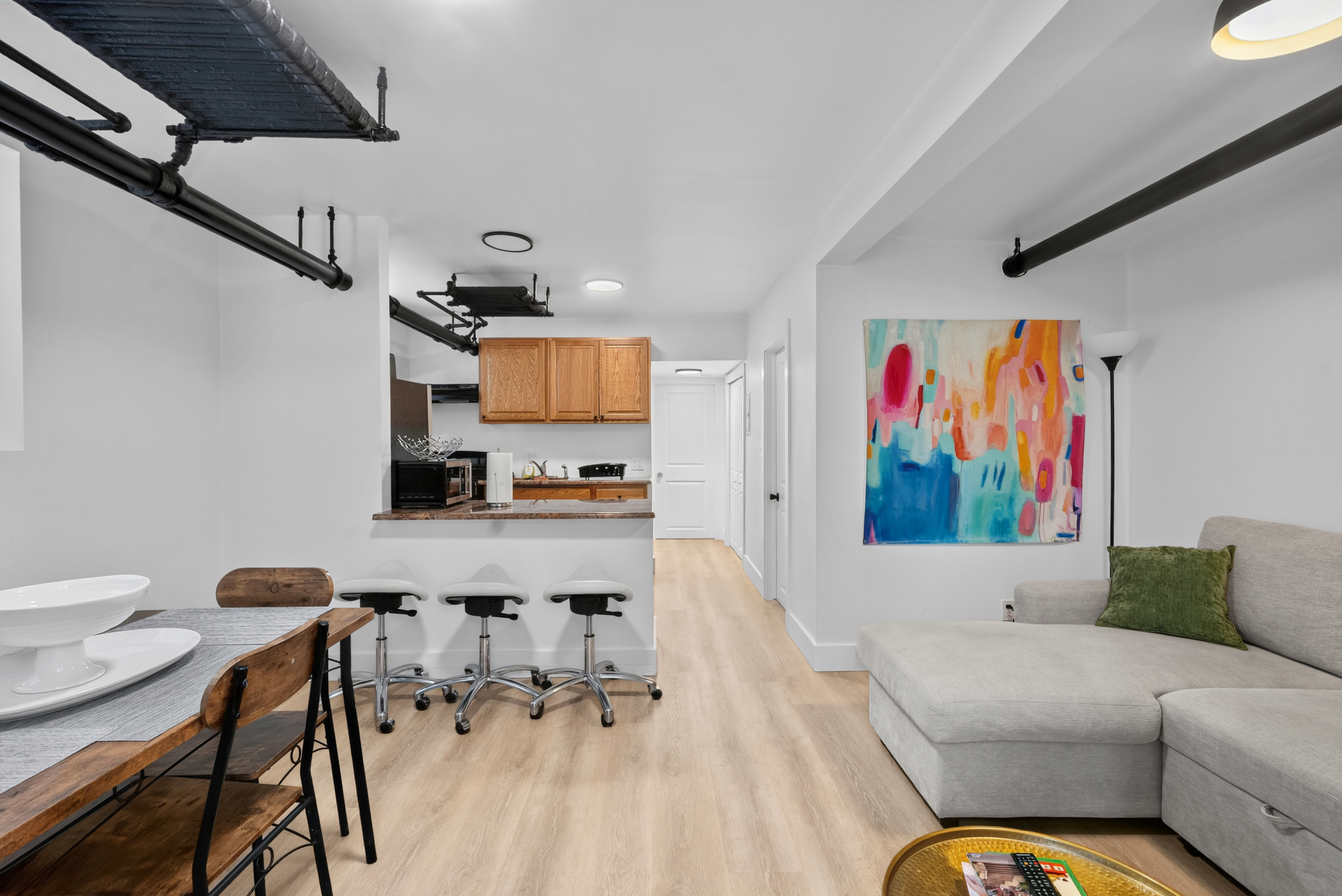 Cozy 1BR Condo, Near NYC Mall & MetLife