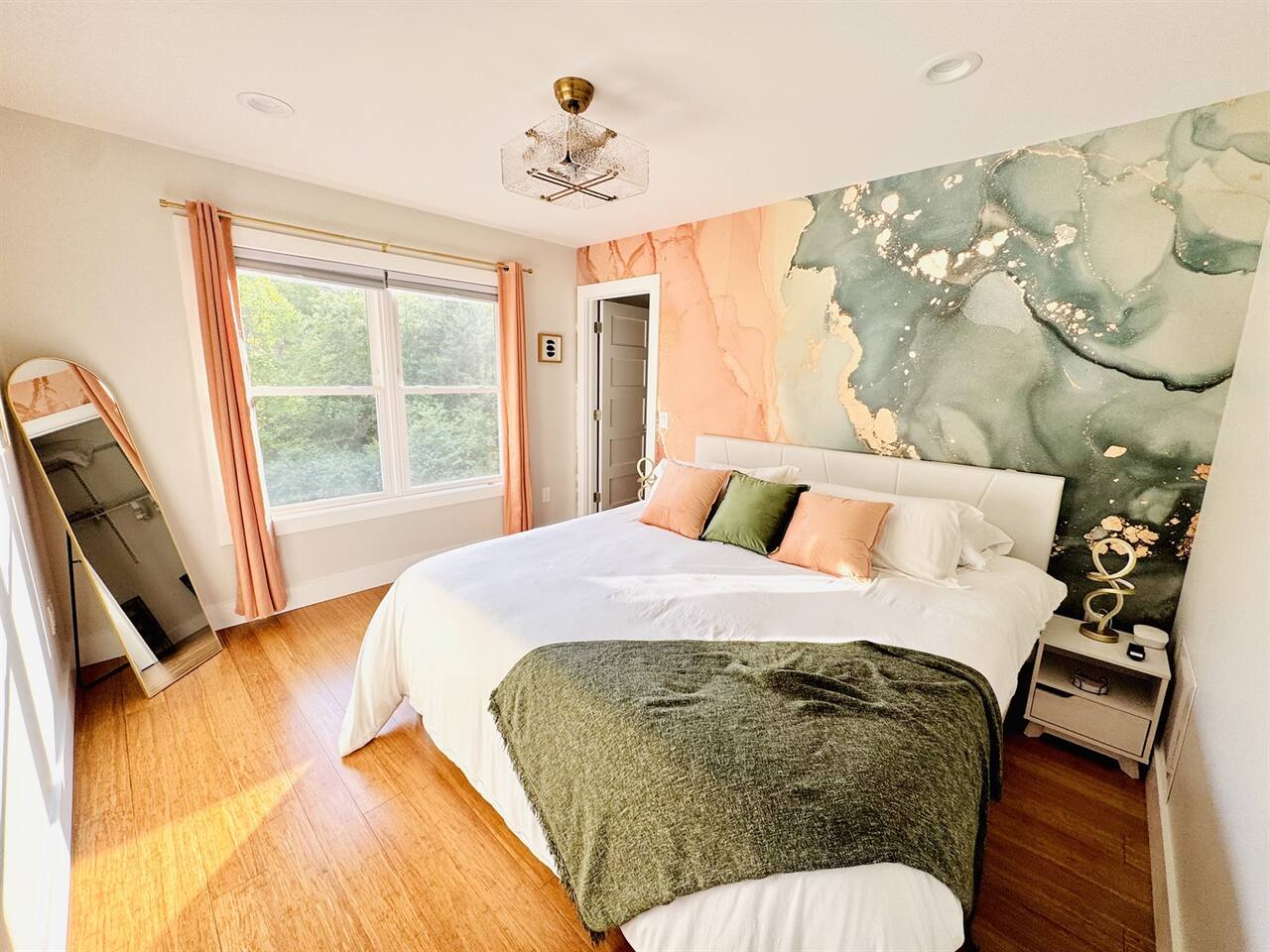 'Terra' geode-inspired king guest room