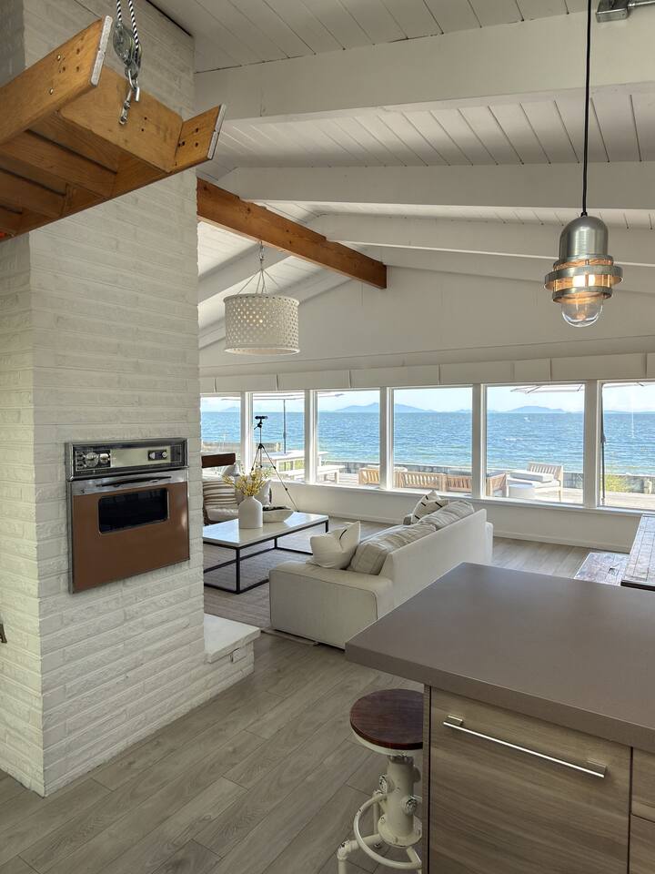The Beach House on the Salish Sea photo 12