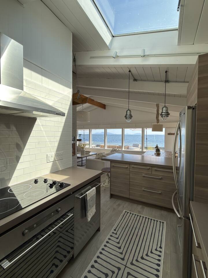 The Beach House on the Salish Sea photo 17