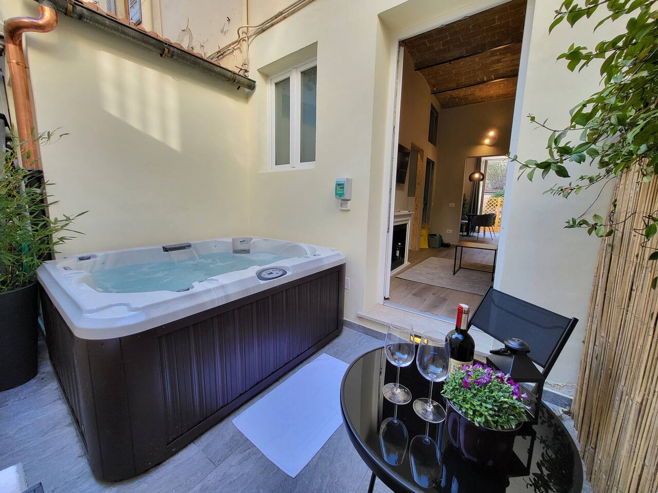 Courtyard: Jacuzzi and Private Patio