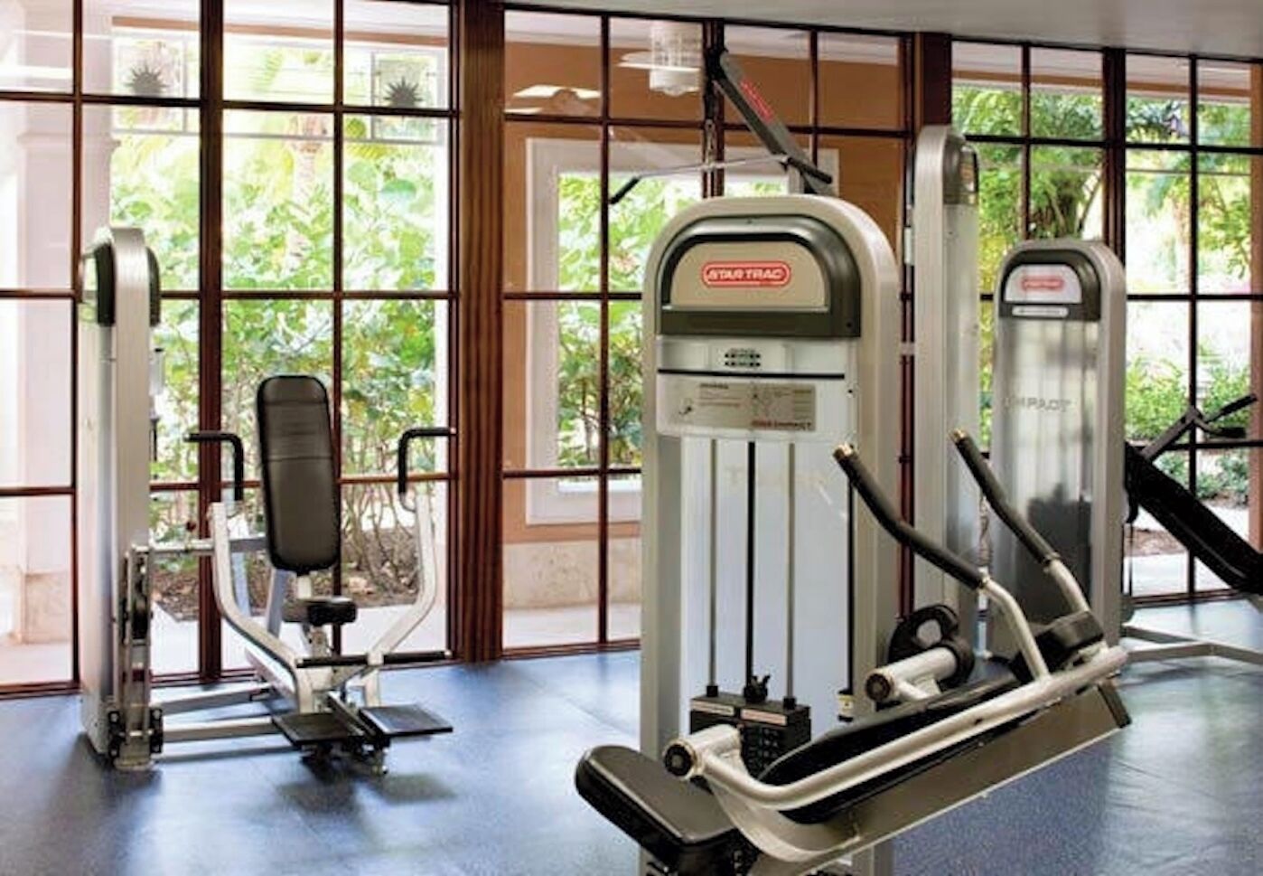 2 Aruba Surf Club Beachfront Resort Gym
