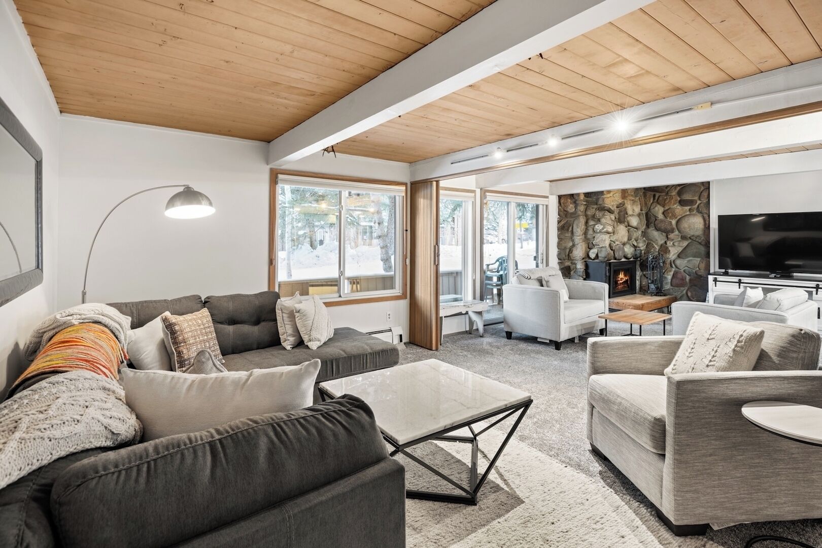 Aspen rental condo core downtown living room