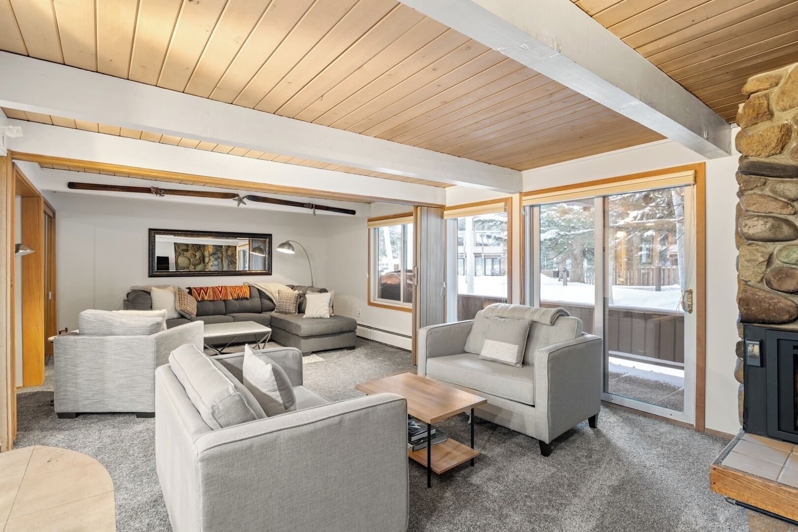 Aspen condo core downtown living area