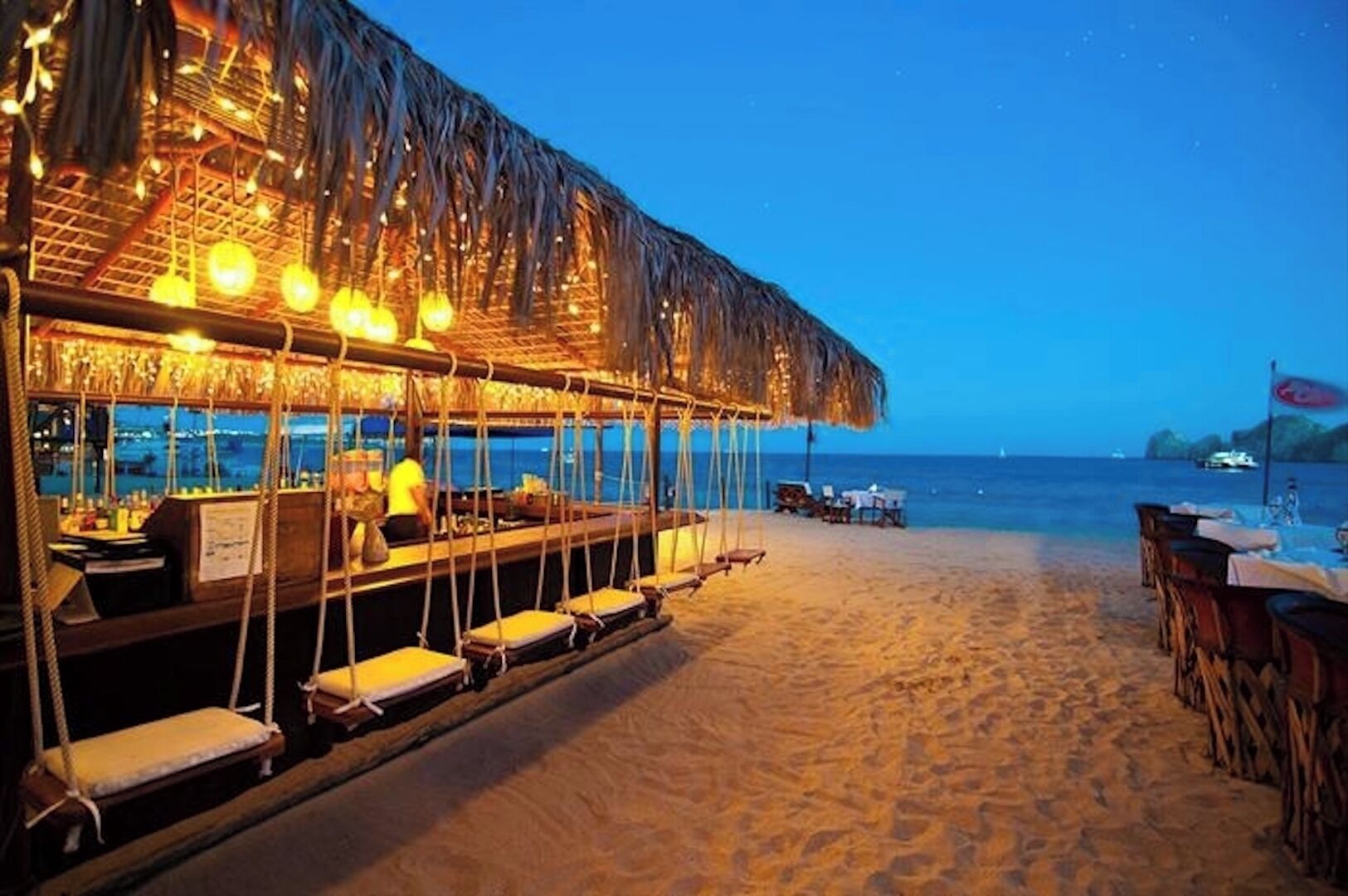 CORAZON MADONO BEACH BAR