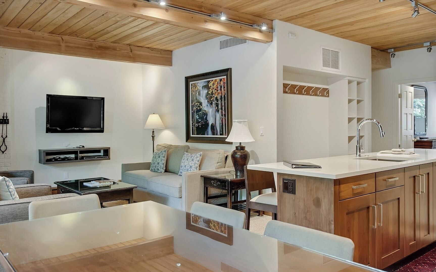 2/2 Downtown Aspen, By The Gondola, Hot Tub,Pool!
