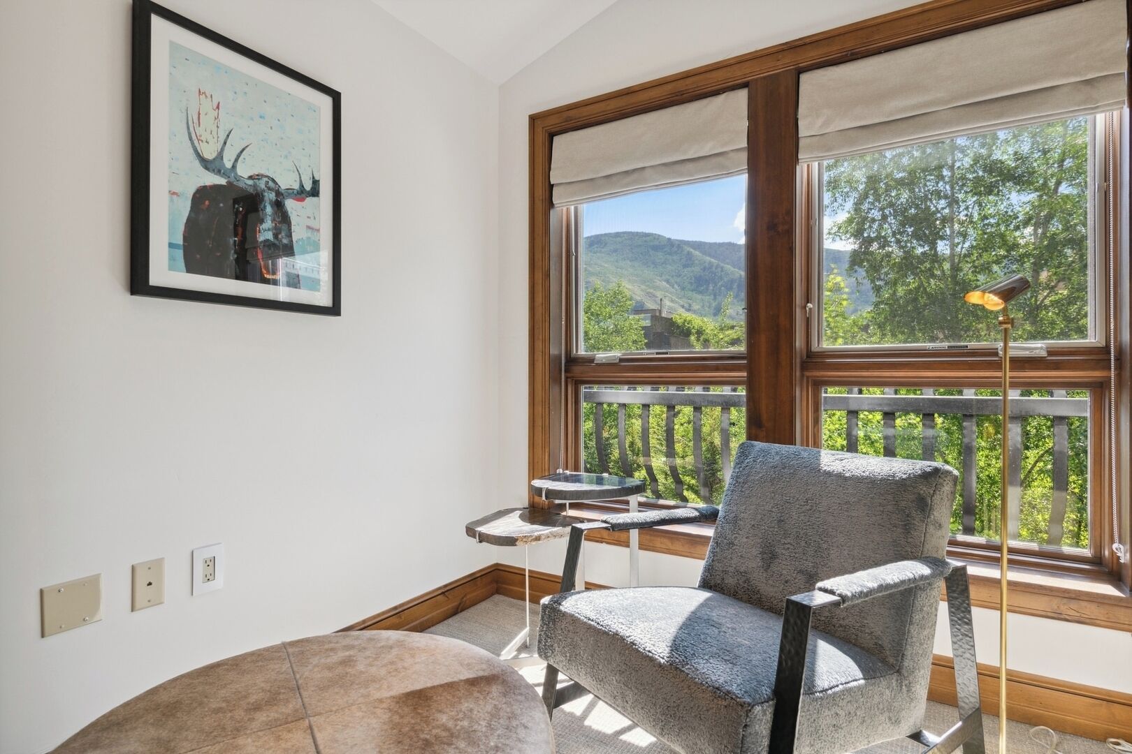 4/4 Amenities, Fireplace, Hot Tub, Fire Pit!