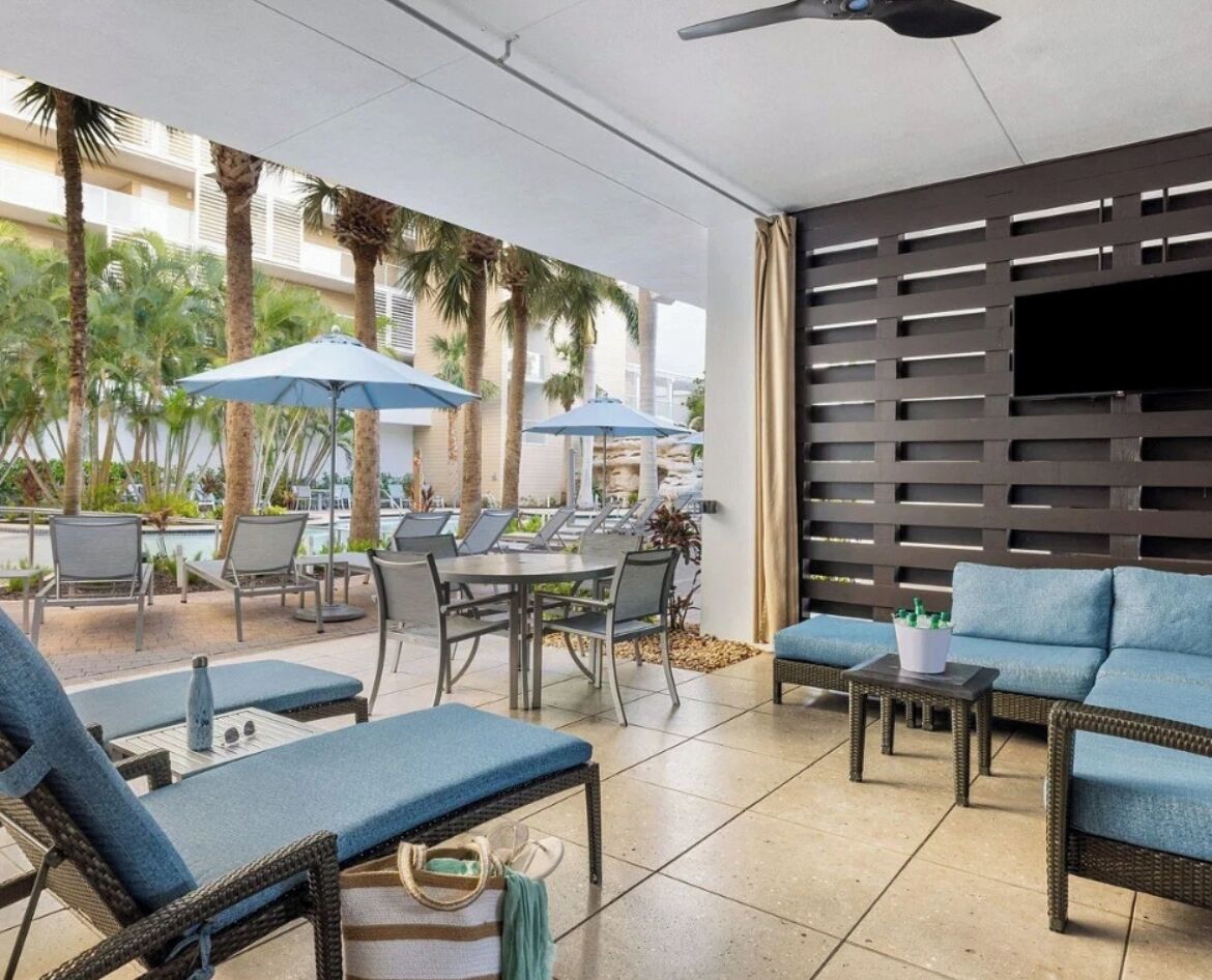 2 Marco Island Crystal Shores Beachfront Resort!