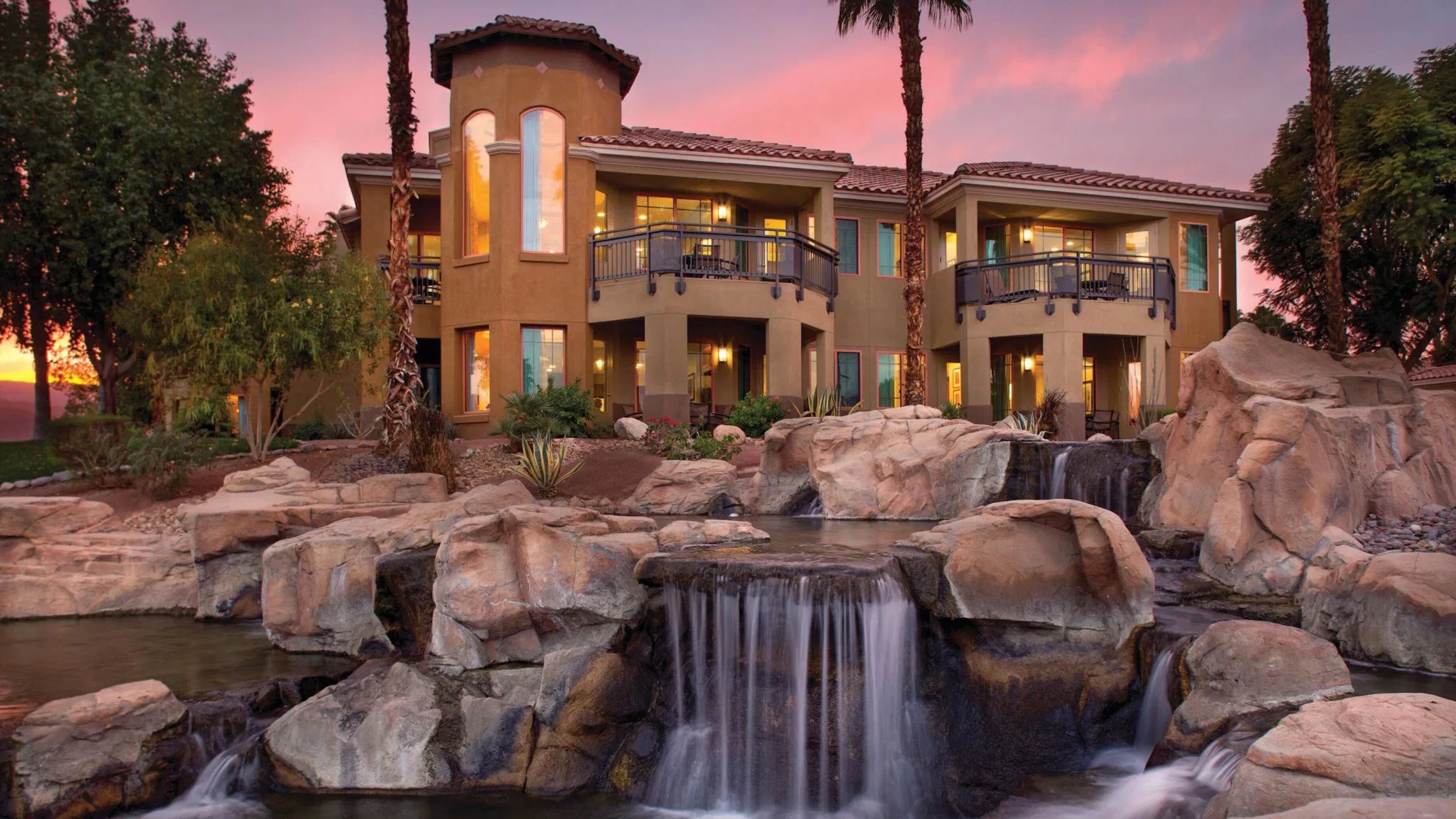2 Desert Spring Villas Resort, Pool, Hot Tub, Spa!