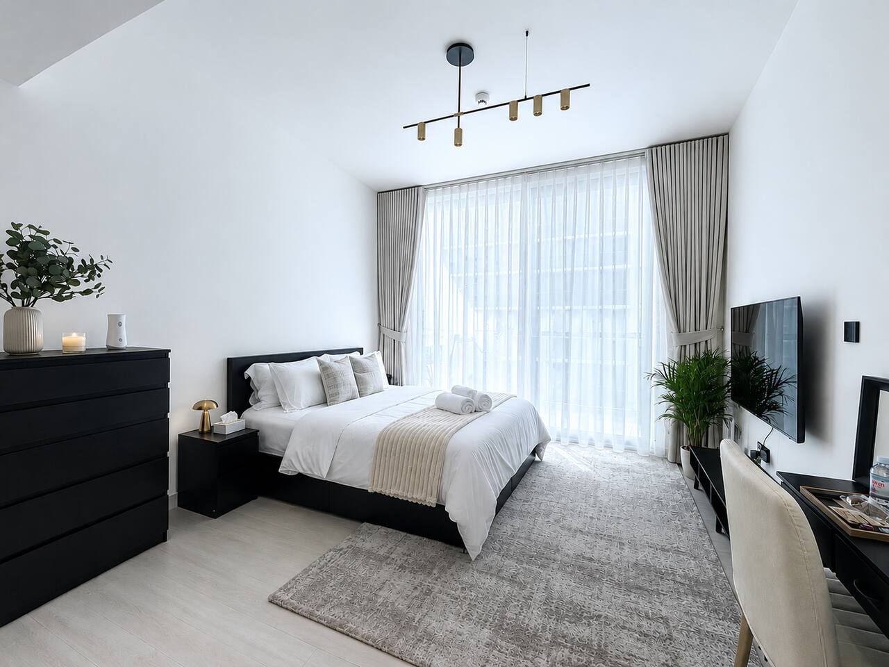 Cozy Luxury Studio | Pool, Gym & Smart TV | JVC