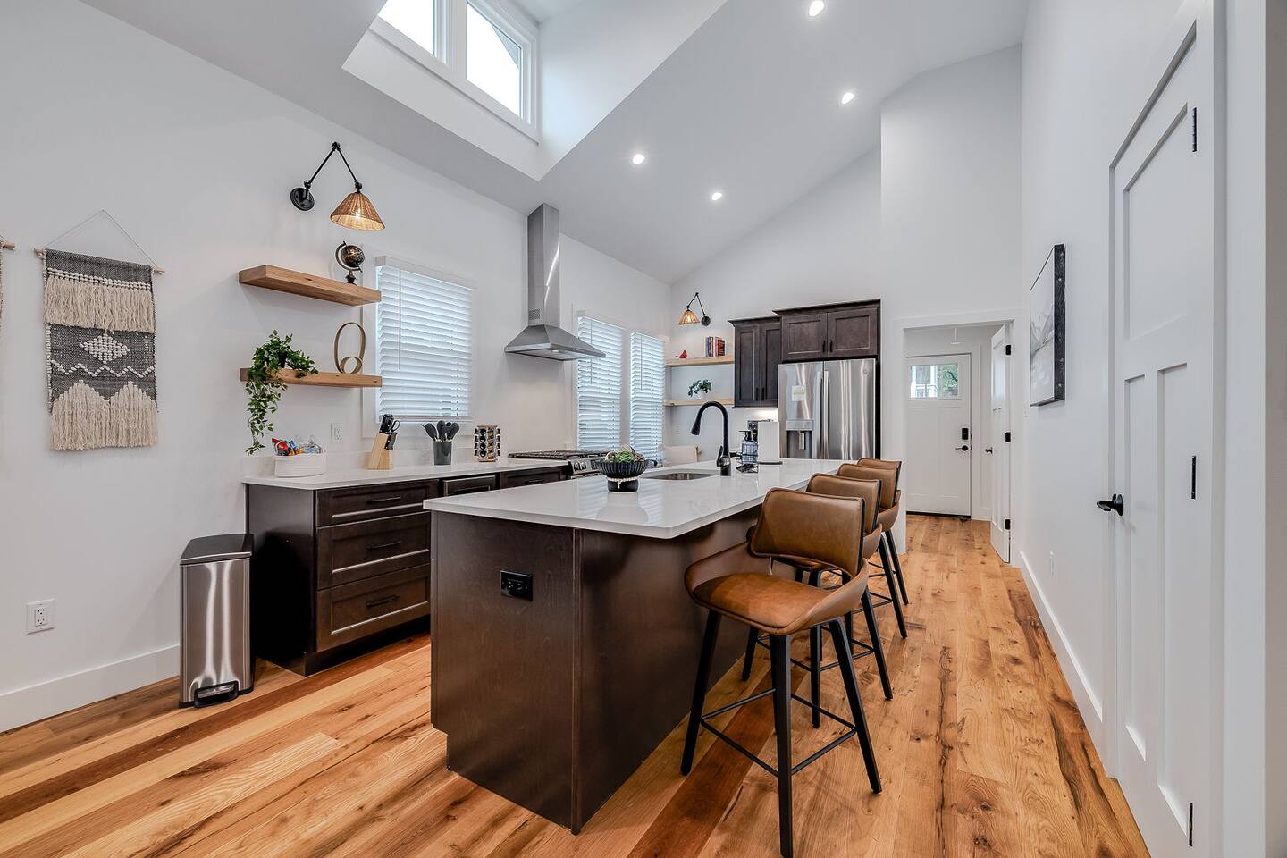 Modern Southern Getaway Minutes to Downtown